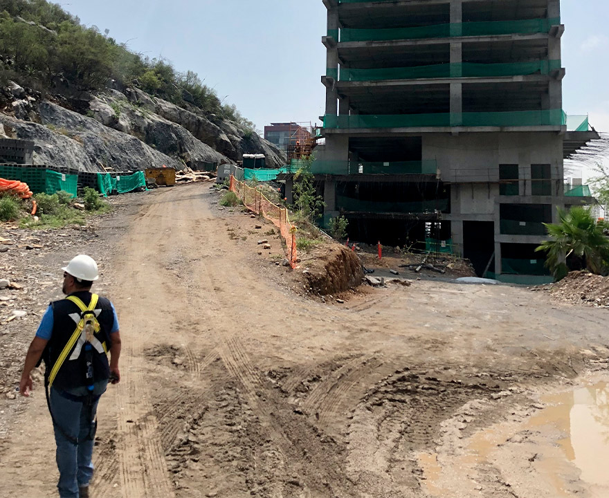 Proyecto de terracerías Tikul